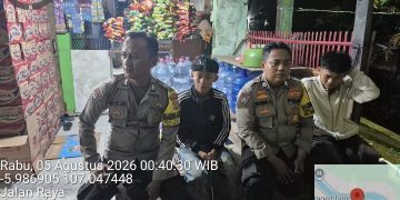 Jaga Jakarta Jaga Bekasi, Patroli Biru Polsek Muaragembong Sambangi Remaja dan Cegah Kejahatan Jalanan