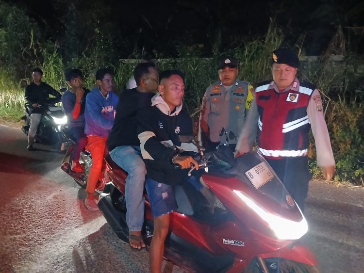 Polsek Muaragembong Gelar OKJ dan Patroli Biru, Antisipasi Kejahatan Jalanan hingga Tawuran