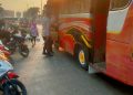 Polsek Cikarang Utara Atur Lalu Lintas di Depan Penampungan Pasar Baru, Arus Kendaraan Ramai Lancar