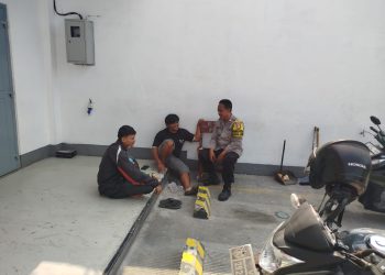 Bhabinkamtibmas Kedungwaringin Sambangi Warga, Ajak Jaga Kondusivitas Jelang Pilkades