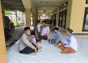 Jaga Jakarta Jaga Bekasi, Safari Jumat Polsek Serang Baru Ajak Warga Jaga Kamtibmas dan Awasi Remaja