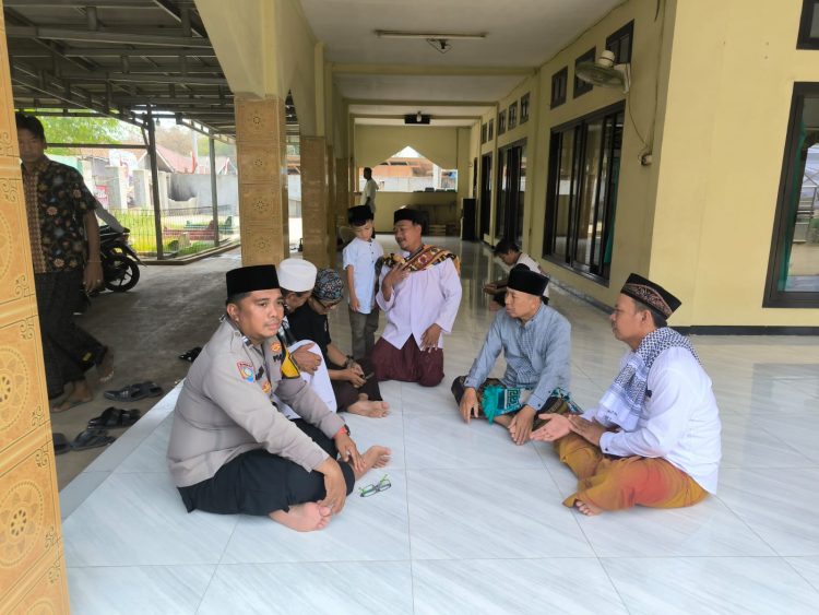 Jaga Jakarta Jaga Bekasi, Safari Jumat Polsek Serang Baru Ajak Warga Jaga Kamtibmas dan Awasi Remaja