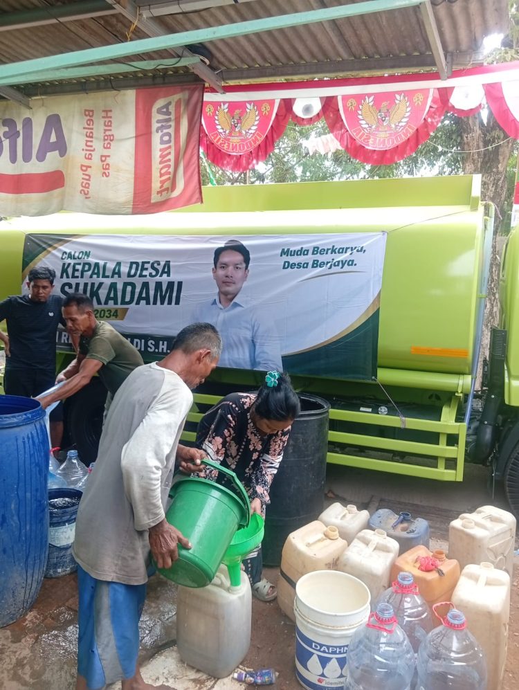 Tebar Kebaikan di Hari Kemerdekaan, Calon Kades M. Reza Reynaldi Salurkan Bantuan Air Bersih ke Kp. Nagrak