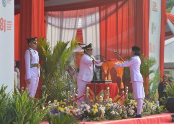 Jaga Jakarta Jaga Bekasi, Plh. Kapolres Metro Bekasi Hadiri Upacara HUT ke-81 RI Tingkat Kabupaten Bekasi Berlangsung Khidmat