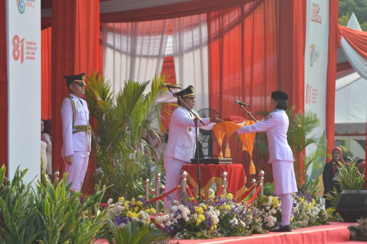 Jaga Jakarta Jaga Bekasi, Plh. Kapolres Metro Bekasi Hadiri Upacara HUT ke-81 RI Tingkat Kabupaten Bekasi Berlangsung Khidmat