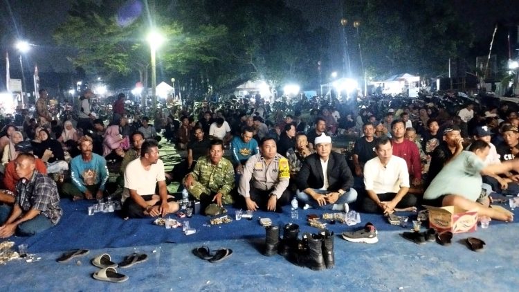 Polsek Cikarang Pusat Amankan Pagelaran Wayang Golek HUT RI ke-81 di Desa Pasirranji