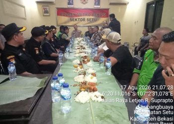 Kapolsek Setu Perkuat Sinergi Bersama Sabuk Kamtibmas Lewat Silaturahmi dan Ngeliwet Bersama
