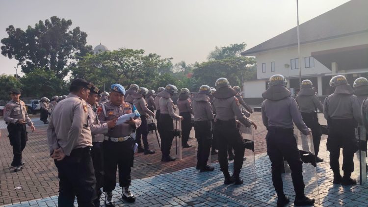Jaga Jakarta Jaga Bekasi, Polres Metro Bekasi Tingkatkan Kesiapsiagaan Personel dan Sarana Prasarana Dalmas Hadapi Situasi Kontinjensi