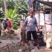 Jaga Jakarta Jaga Bekasi, Bhabinkamtibmas Sumberurip Monitor Pembuatan Sumur Bor untuk Warga Terdampak Kekeringan