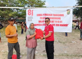 Semarak HUT RI ke-81, Polsek Muaragembong Gelar Lomba Permainan Tradisional Bersama Warga