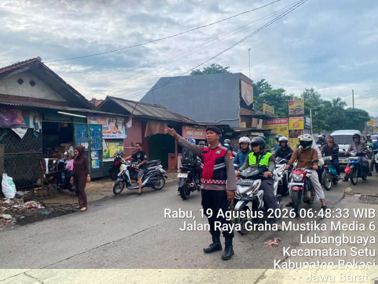 Jaga Jakarta Jaga Bekasi, Polsek Setu Atur Arus Pagi di Pertigaan KUD Ciledug