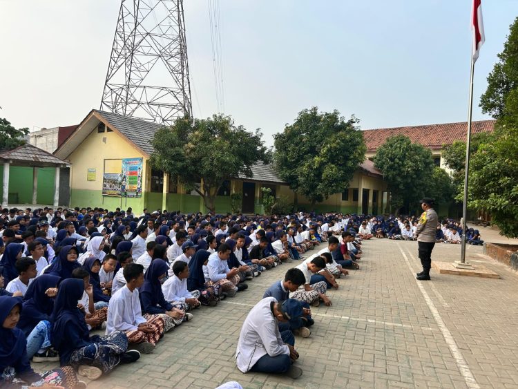Jaga Jakarta Jaga Bekasi, Police Goes to School Ajak Pelajar SMPN 3 Tambun Utara Bijak Bermedia Sosial dan Jauhi Tawuran