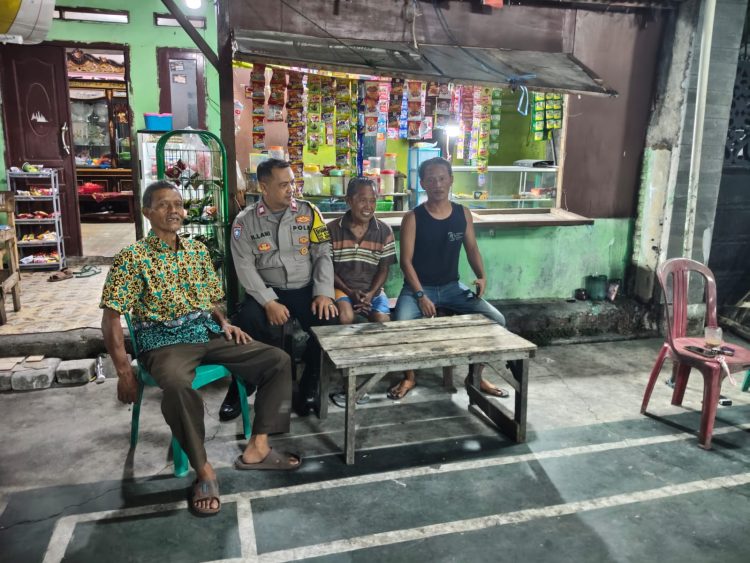 Sambangi Warga Bojongsari, Bhabinkamtibmas Ajak Masyarakat Aktif Jaga Kamtibmas