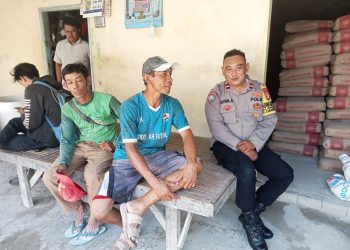 Sambangi Warga Lenggahsari, Bhabinkamtibmas Ajak Jaga Kerukunan dan Waspadai DBD
