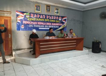 Bhabinkamtibmas Hadiri Rapat Penyusunan DPS Pilkades Sukawijaya Tetapkan 3.371 Pemilih Sementara