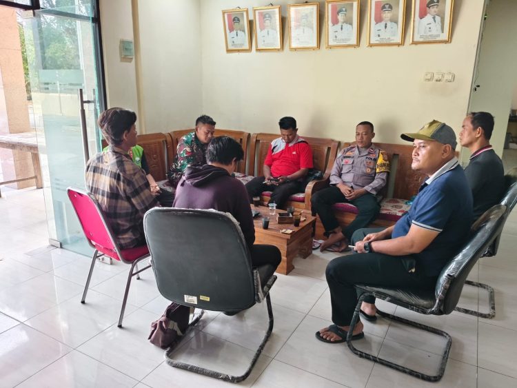 Bhabinkamtibmas dan Babinsa Sindangjaya Perkuat Koordinasi Jelang Pilkades