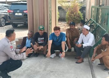 Bhabinkamtibmas Karangharum Ajak Warga Jaga Kondusivitas Jelang Pilkades