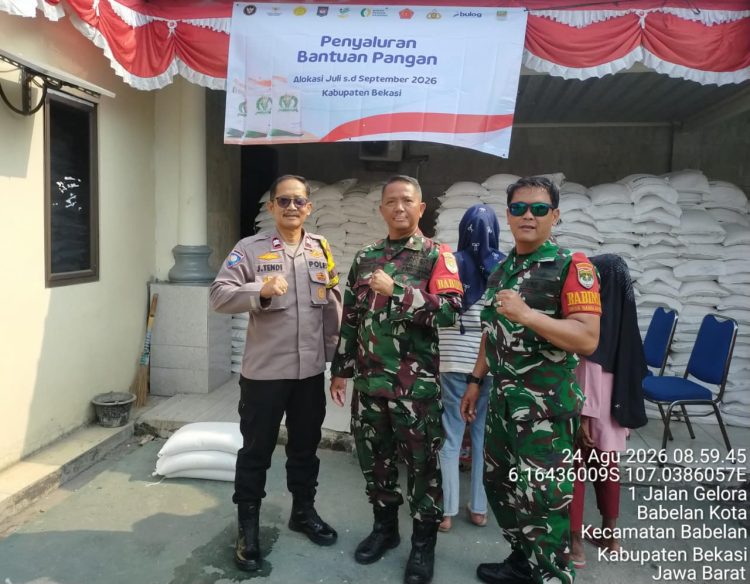 4.816 Warga Babelan Kota Terima Bantuan Pangan, Polisi dan TNI Kawal Penyaluran