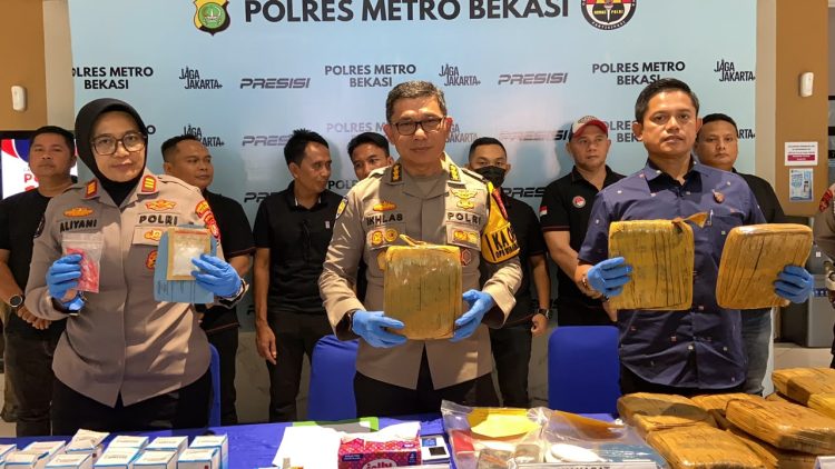 Satresnarkoba Polres Metro Bekasi Bongkar Rantai Peredaran Narkoba, Ganja hingga Home Industry Tembakau Sintetis Terungkap