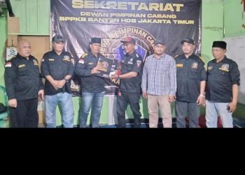 Ketua DPC BPPKB HDS Serahkan SK kepada DPAC Kramat Jati, Unit Ciracas dan DPAC Cipayung