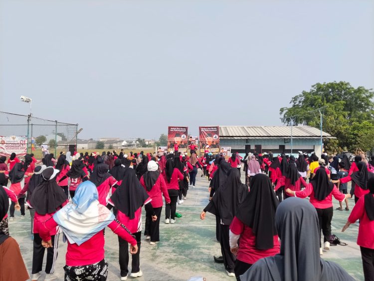 Semangat Sehat dan Kebersamaan, H. Maman Suparman Calon Kades Nomor 4 Ajak Warga BCM Senam Bersama