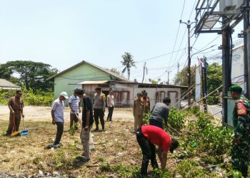 Polsek Tambelang Amankan Bakti Sosial Calon Kades Sukaraja Nomor Urut 3
