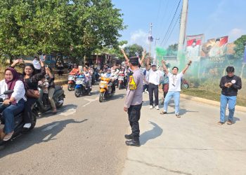 Polsek Setu Amankan Pawai Kampanye Calon Kades Ragemanunggal Nomor Urut 2