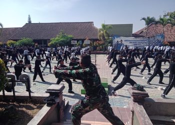 Membangun Ketrampilan Dan Semangat Patriotisme, Siswa SMK N 1 Bulukerto Dilatih TNI