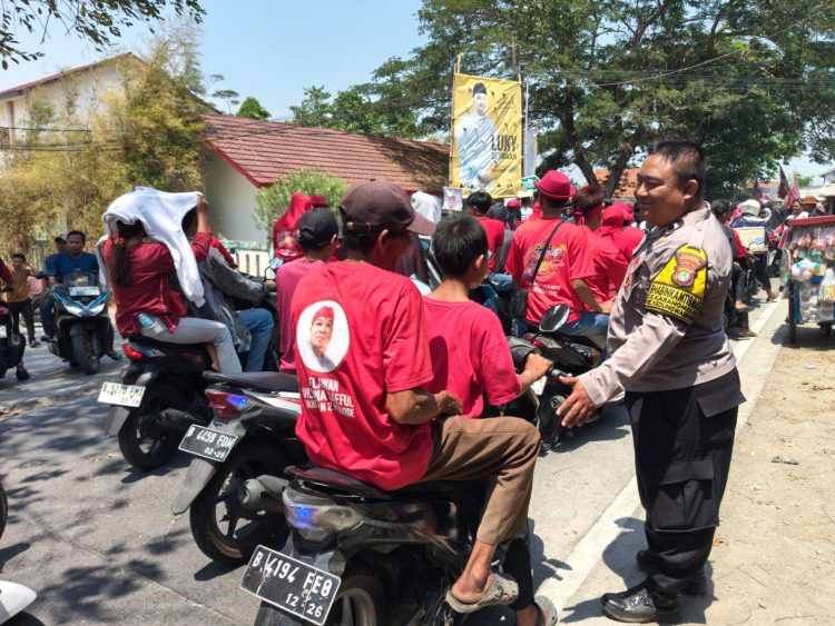Polsek Kedungwaringin Amankan Kampanye Calon Kades Bojongsari Nomor Urut 2