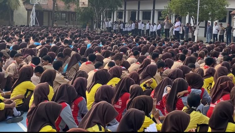 Polisi Sahabat Pelajar, Polsek Cikarang Selatan Ajak Siswa Jauhi Tawuran dan Kenakalan Remaja