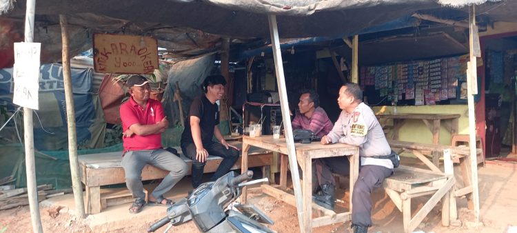 Bhabinkamtibmas Cilangkara Sambangi Tokoh Masyarakat, Perkuat Sinergi Jaga Kamtibmas