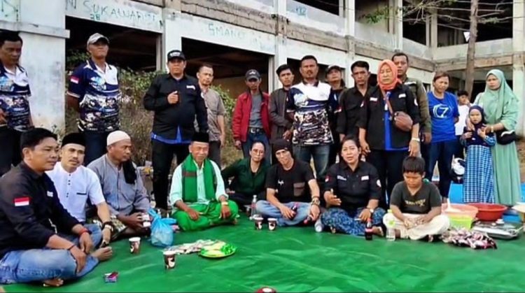 Fwji mengelar doa bersama, untuk Menghidupkankan kembali bangunan islamic center kabupaten bekasi yang terbengkalai.