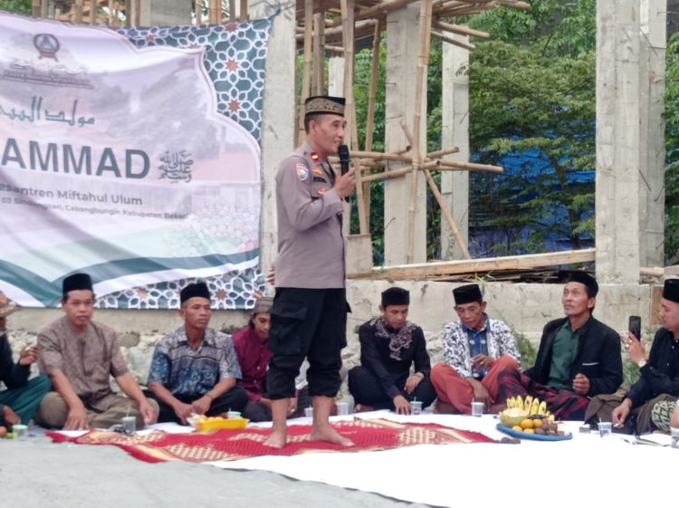 Polsek Cabangbungin Hadiri Peringatan Maulid Nabi Muhammad SAW di Ponpes Miftahul Ulum