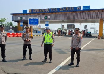 Polsek Tambelang Layani Pergerakan Massa Buruh Menuju DPR RI, Arus Lalu Lintas Tetap Lancar