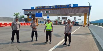 Polsek Tambelang Layani Pergerakan Massa Buruh Menuju DPR RI, Arus Lalu Lintas Tetap Lancar