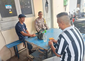 Perkuat Kemitraan dengan Warga, Bhabinkamtibmas Polsek Kedungwaringin Sambangi Masyarakat Desa Mekarjaya
