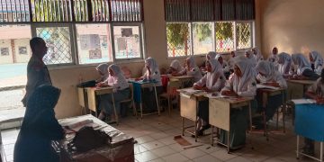 Polisi Pendamping Kelas di SMK Abdi Negara, Dorong Pelajar Fokus Belajar dan Raih Masa Depan