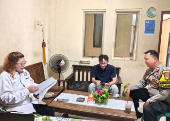 Polsek Kedungwaringin Sambangi Aparatur Desa Bojongsari, Perkuat Sinergi dalam Menjaga Kamtibmas