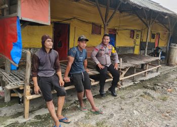 Polsek Tambelang Sambangi Warga Desa Sukawangi, Perkuat Silaturahmi dan Kepedulian terhadap Kamtibmas