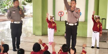 Polisi Sahabat Anak, Sat Lantas Polres Metro Bekasi Edukasi Keselamatan Berlalu Lintas Sejak Usia Dini