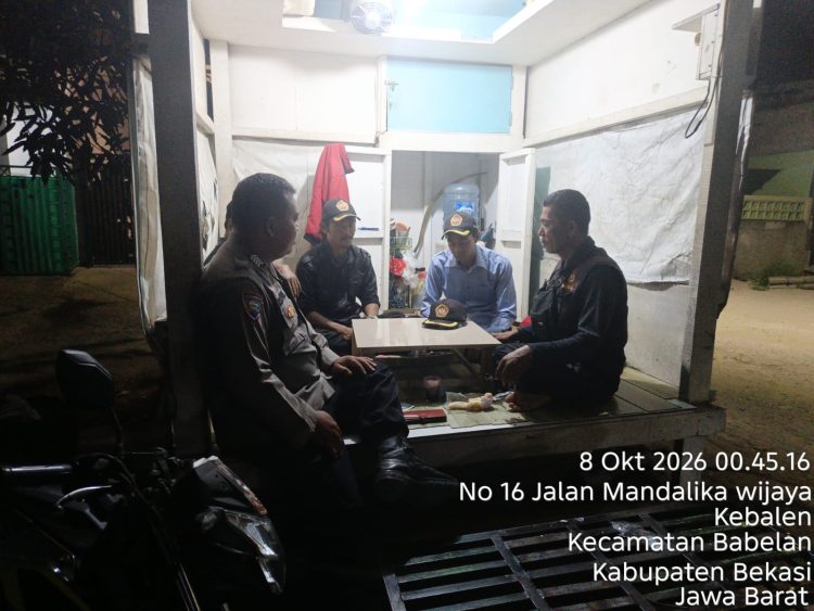 Polsek Babelan Perkuat Siskamling di Kelurahan Kebalen, Ajak Warga Cegah Kejahatan 3C dan Kenakalan Remaja