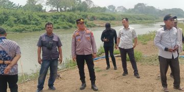 Polsek Pebayuran Amankan Kunjungan Dirjen SDA Tinjau Rencana Pembangunan Embung, Upaya Atasi Kekeringan 200 Hektare Sawah di Karangharja