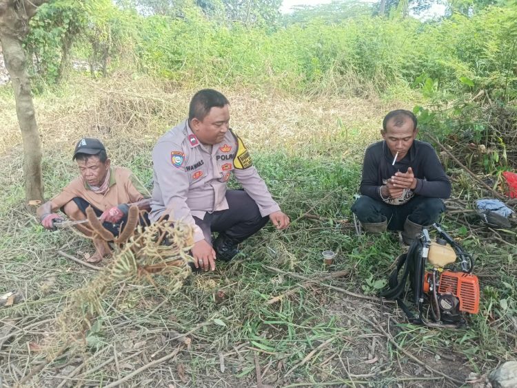 Polsek Kedungwaringin Sambangi Warga Kampung Wates, Perkuat Silaturahmi dan Kepedulian terhadap Kamtibmas