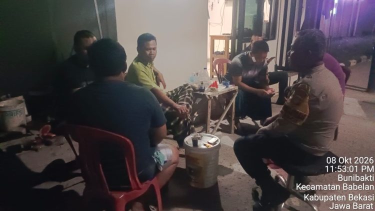 Bhabinkamtibmas Buni Bakti Bina Siskamling, Ajak Warga Cegah 3C dan Tawuran Remaja