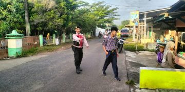 Polsek Muaragembong Gelar Strong Point dan Gatur Lalin Pagi di Depan SMPN 1 Muaragembong