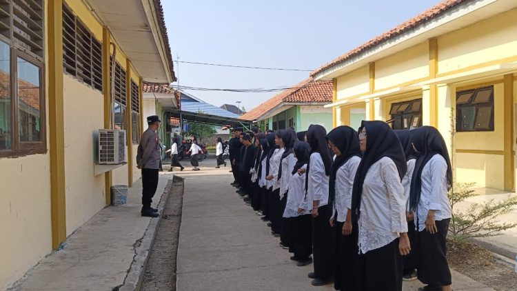 Police Go to School di SMAN 1 Pebayuran, Polisi Ajak Pelajar Jauhi Tawuran, Bullying, dan Narkoba