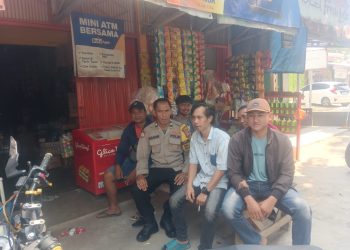 Bhabinkamtibmas Lenggahjaya Sambangi Warga, Ajak Jaga Kerukunan dan Kamtibmas