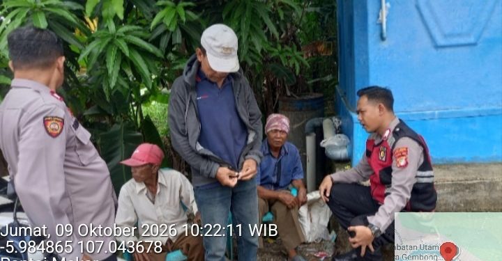 Polsek Muaragembong Gelar Patroli KRYD, Sambangi Tokoh Masyarakat di Dermaga