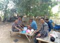 Bhabinkamtibmas Lenggahsari Sambangi Kepala Desa Terpilih dan Warga, Ajak Jaga Kerukunan