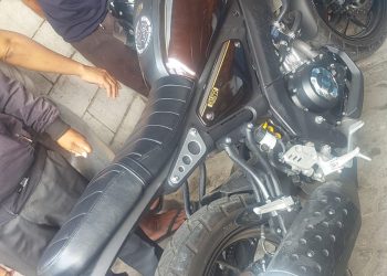 Kepergok Warga Saat Beraksi di Kp. Kresek Cengkareng, 2 Begal Sajam Kabur Tabrak Pengendara Lalu Diamuk Massa